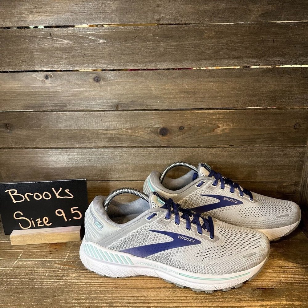 Womens Brooks Adrenaline GTS 22 Gray Athletic Running Shoes Sneakers Size 9.5 B